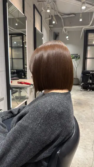 ショート あんな🦋レイヤー カット/透明感カラーのヘアスタイル