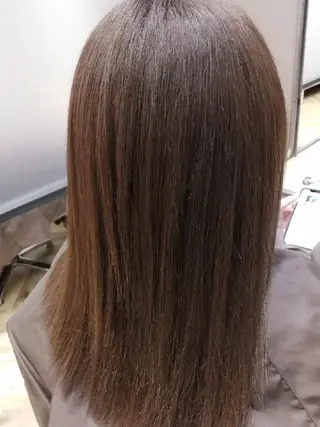 セミロング カラー ✨METEO導入店✨ 髪質改善×縮毛矯正のヘアスタイル