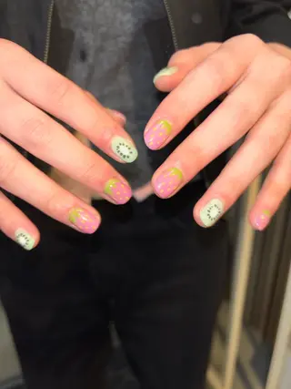 ネイル 🪐富島彩夏 /海外nail🪐のネイルデザイン