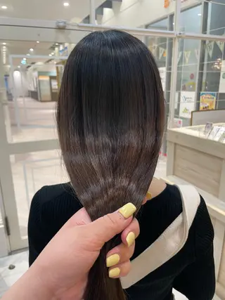 セミロング 透明感color吉田 沙羅のヘアスタイル