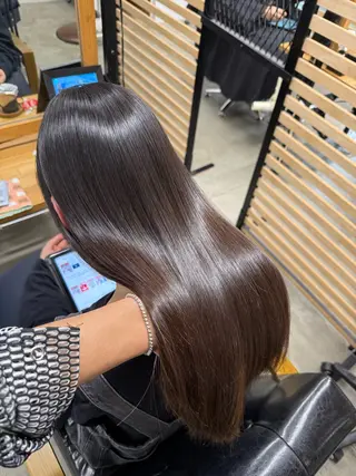 ロング ひろし/髪質改善/ 縮毛矯正/透明感✨のヘアスタイル