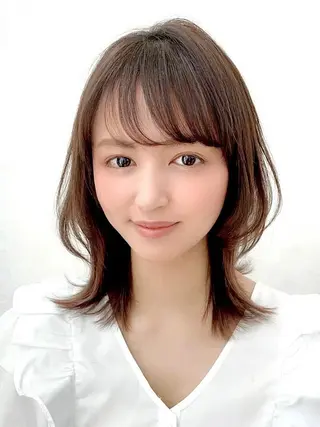 セミロング カラー パーマ ヘアアレンジ JYUNESU所属・韓国・韓国ヘア 髪質改善のヘアスタイル