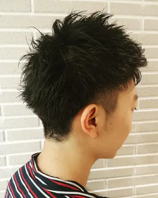 メンズ カラー ブリーチ/ヘアケア/ 艶髪/イギチハルのヘアスタイル