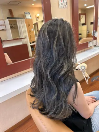 セミロング 濱川 良栄のヘアスタイル