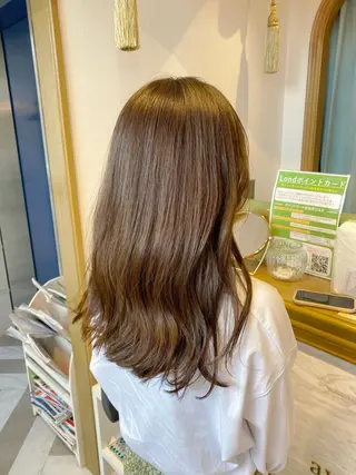 ミディアム レイヤーカット /透明感カラー西田のヘアスタイル