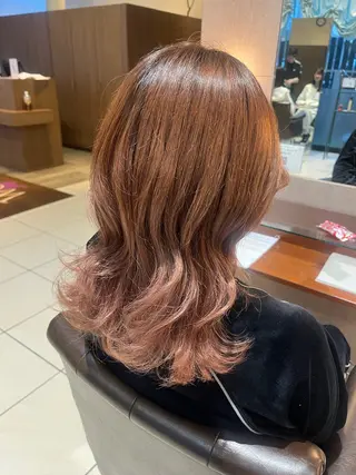 カラー 垢抜けデザイナー/ ハイトーン/朝倉友香のヘアスタイル