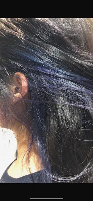 セミロング カラー 荒木 依莉亜のヘアスタイル