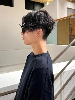 ミディアム メンズ Qin shaire salon 原宿verno店所属・【センターパート】 ETO／江藤翼の眉毛・アイブロウイメージ