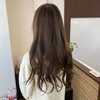 ロング カラー 堀内 七海のヘアスタイル