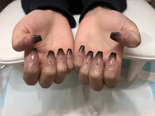 ネイル &ME シシのネイルデザイン