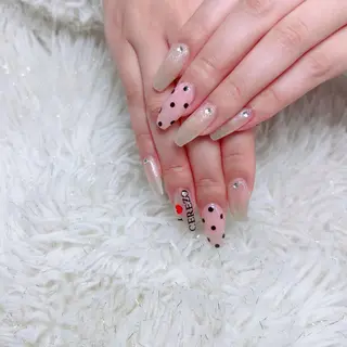 ミディアム artnailgallery所属・gallery Yumiのネイルデザイン