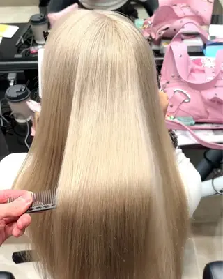 カラー こせ 煌星のヘアスタイル