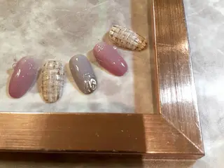 ミディアム ネイル Liora所属・nail mnのネイルデザイン
