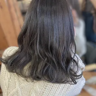 ミディアム roka ノゾミのヘアスタイル