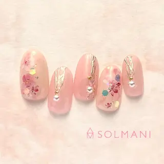 ネイル SOLMANI 予約担当のネイルデザイン