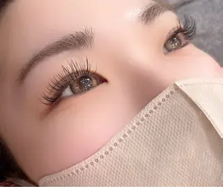 マツエク・マツパ REGINA (レジーナ)所属・REGINA ネイルまつげエステの眉毛・アイブロウイメージ