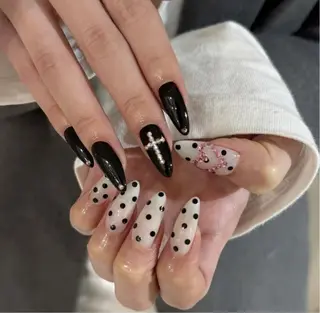 ネイル Hina 池袋 長だしチップ専門店のネイルデザイン