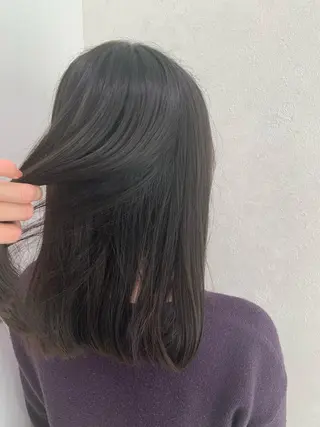 セミロング カラー ハイトーンカラー🤍 山下 優華のヘアスタイル