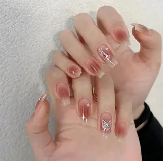 ネイル Queens テイのネイルデザイン