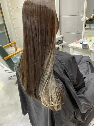 カラー ミルクティー× グレージュMOMOのヘアスタイル