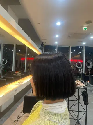 ミディアム カラー 磯崎 新のヘアスタイル