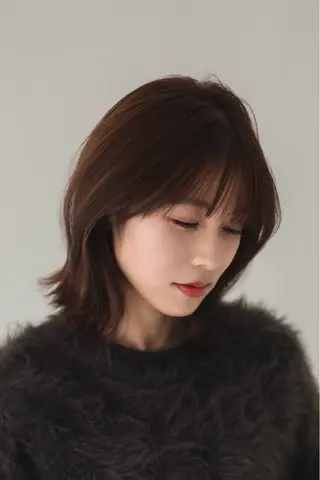 ミディアム カラー 前髪/顔周り /レイヤー/秋山 元のヘアスタイル