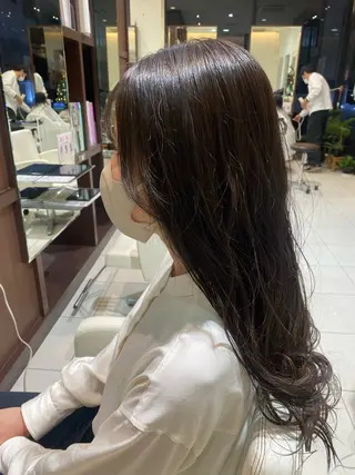 カラー 内山 歩美のヘアスタイル