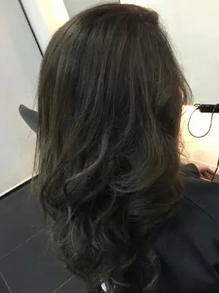 カラー セミロング 大久保 隆蔵のヘアスタイル