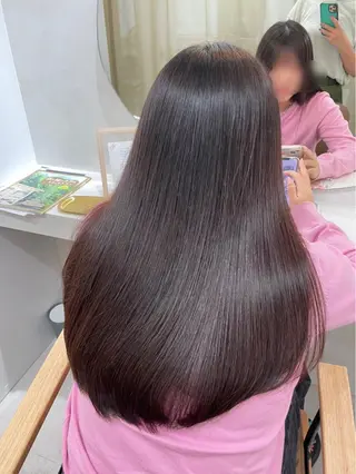 ロング カラー SLASHスラッシュ 小西結奈のヘアスタイル