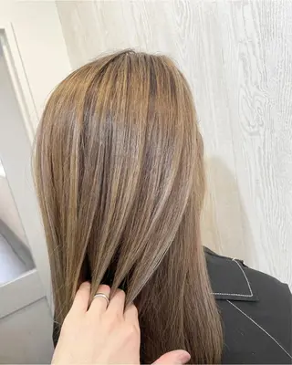 ミディアム カラー ヘアアレンジ HUENEST アカデミーサロンのヘアスタイル