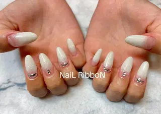 ネイル ネイルリボン 受付スタッフのネイルデザイン
