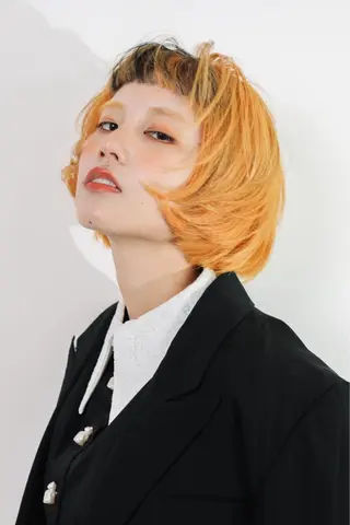 ミディアム カラー 髪質改善×ハイトーン レイヤー天神美容室のヘアスタイル