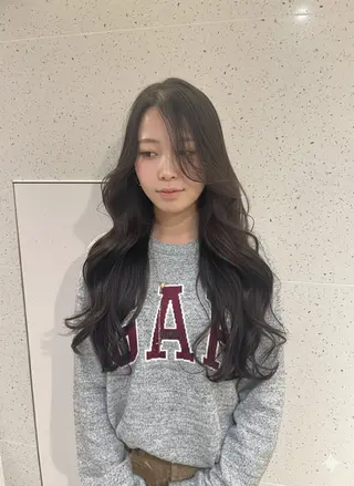 ロング カラー JUNTA 梅田茶屋町のヘアスタイル