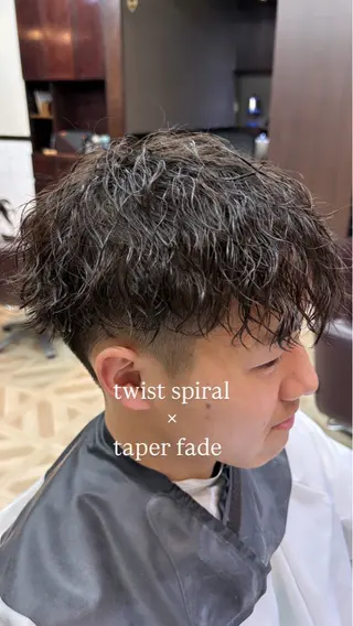 パーマ メンズ 山本 拓実のヘアスタイル