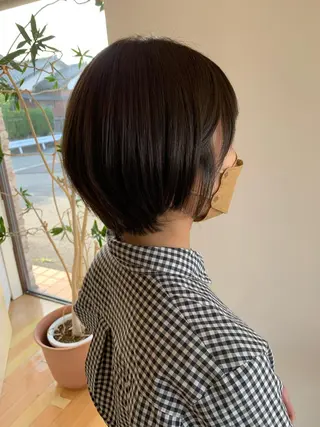 ショート カラー 柴田 結衣のヘアスタイル