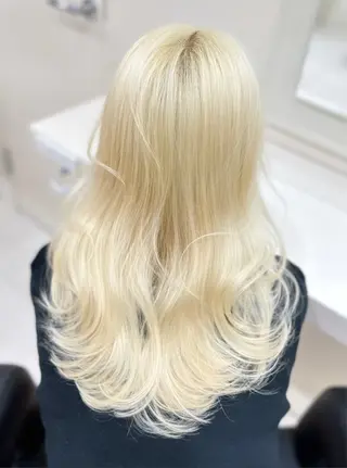 ロング カラー ヘアアレンジ 艶カラー/ハイトーン /レイヤーカットのヘアスタイル