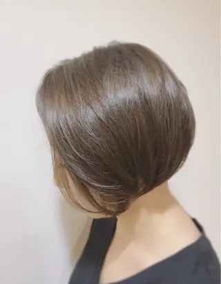 ショート カラー 小田桐 雅和のヘアスタイル