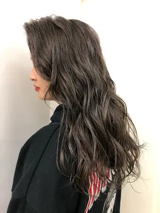 ロング カラー 安藤 佑衣のヘアスタイル