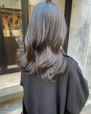 セミロング カラー 🩰オリーブ/ ベージュ松本咲花🩰のヘアスタイル