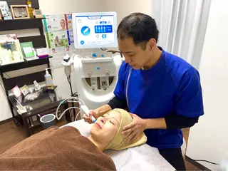 小顔ハーブピーリング 美容鍼/毛穴洗浄のエステ・リラクイメージ