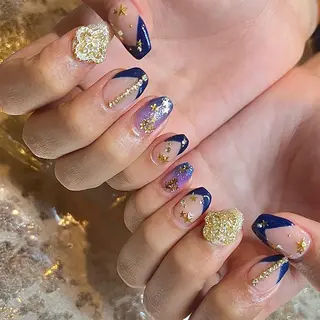 ミディアム ネイル H🌺 NAILのネイルデザイン
