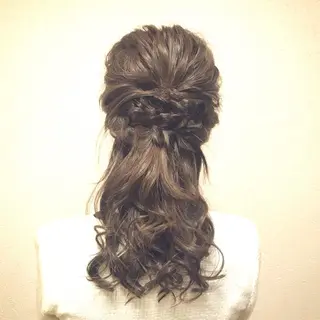 ヘアアレンジ 透明感カラー・ 髪質改善🩵イケダのヘアスタイル