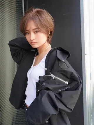 ショート カラー MISAKI🪐 💫のヘアスタイル