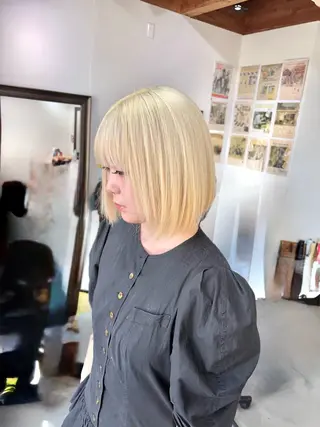 ショート カラー まろやかなベージュ 小池春樹のヘアスタイル
