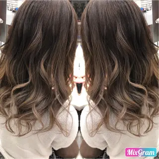 ロング カラー 白髪ぼかしハイライト めさきすずなのヘアスタイル