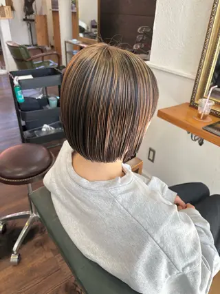 ショート カラー 江原 彩華のヘアスタイル
