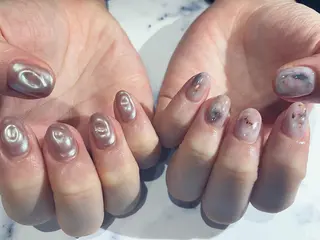 ショート カラー ネイル マツエク・マツパ illum hicariのネイルデザイン