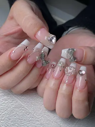 ネイル JINI NAIL所属・ジニ ネイルのネイルデザイン