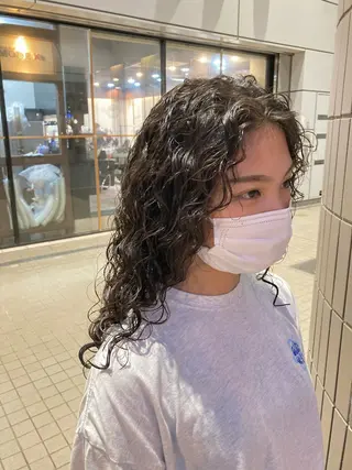 セミロング パーマ SHAFT Ieiriのヘアスタイル