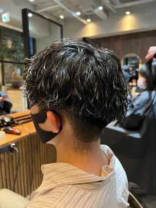 ショート パーマ メンズ fifth JINGUMAE所属・波巻きスパイラルパー マ/シャドウパーマ駿のヘアスタイル